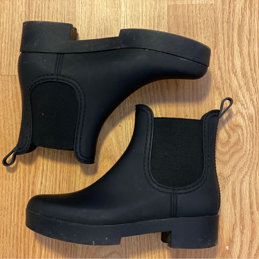 Jeffrey Campbell – Hydra Platform Waterproof Chelsea Boot